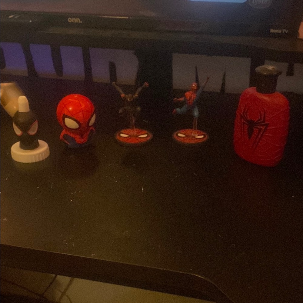 Spider-Man Figurine and Spider-Man Misc Set